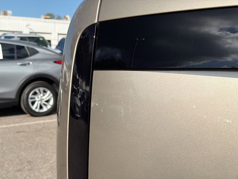 Used 2024 Land Rover Range Rover Long Wheelbase SE image 10