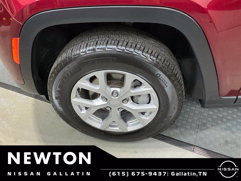 Used 2023 Jeep Grand Cherokee Limited w/ Luxury Tech Group II AWD/4WD image 57