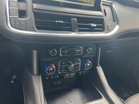 Used 2023 Chevrolet Suburban Premier RWD image 30