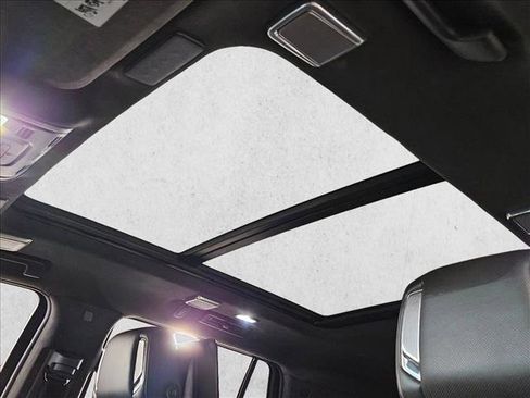 Used 2021 Cadillac Escalade Premium Luxury Platinum image 16