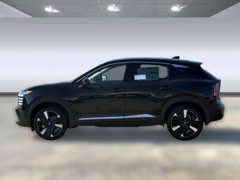 New 2026 Nissan Kicks SR w/ SR Premium Package FWD image 2