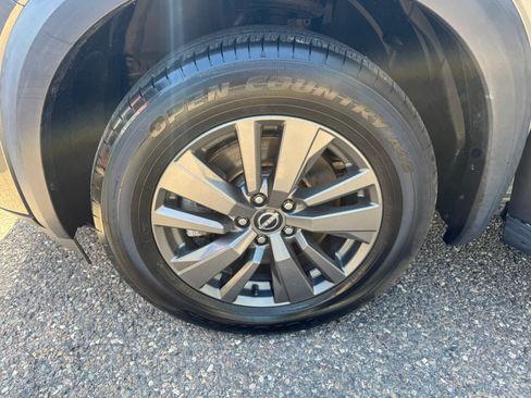 Used 2022 Nissan Pathfinder SV AWD/4WD image 25