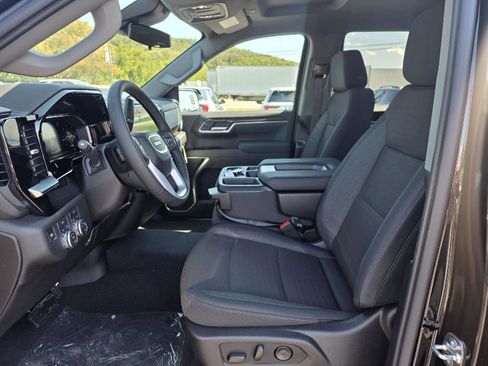 New 2026 GMC Sierra 1500 SLE image 12