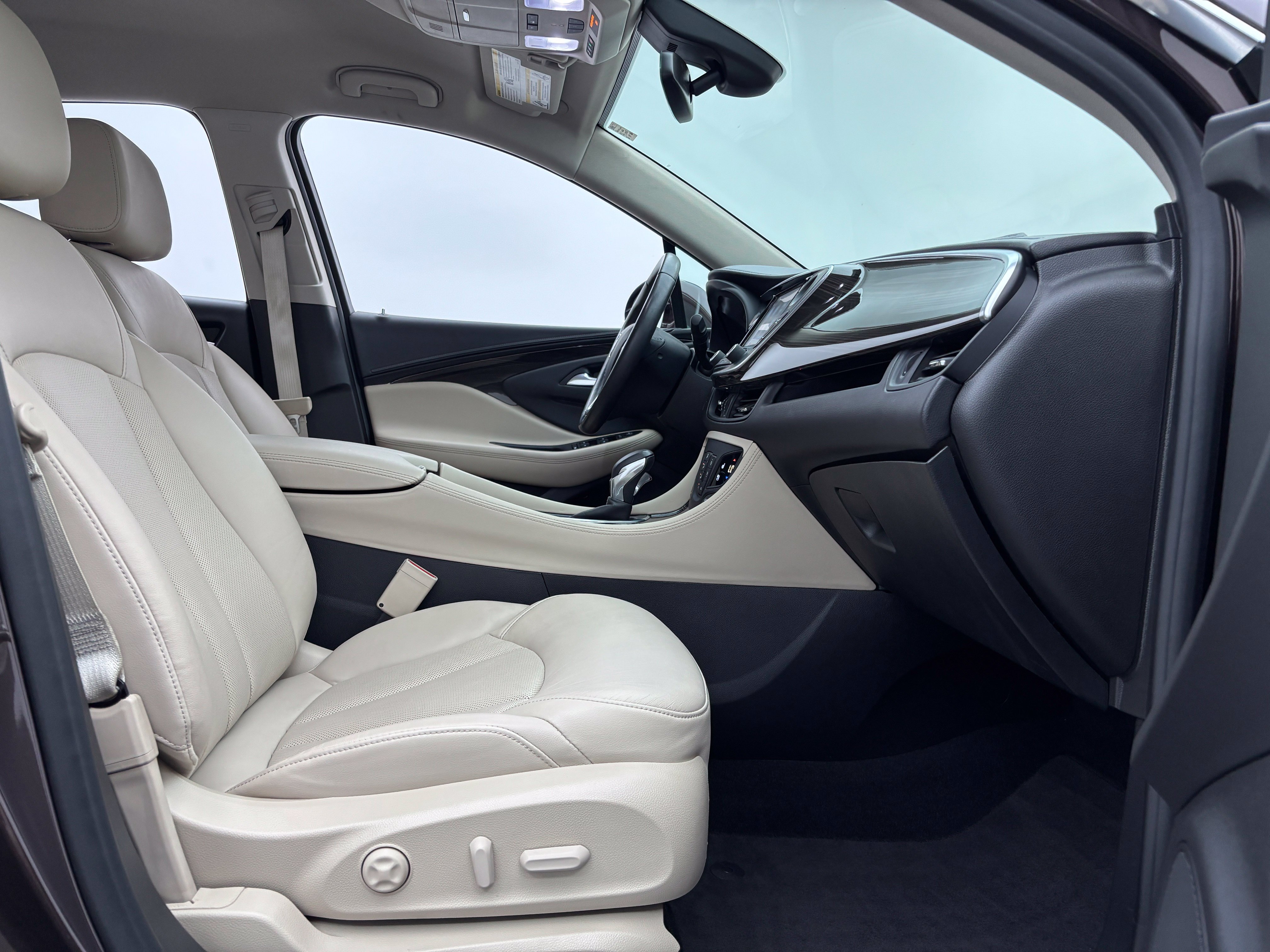 Used 2020 Buick Envision Premium w/ Driver Confidence Package AWD/4WD image 32