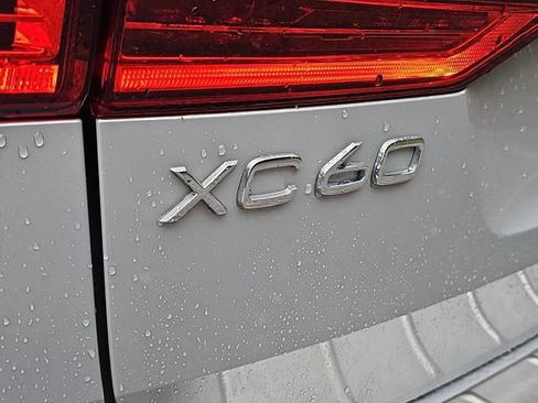 Used 2023 Volvo XC60 B5 Plus w/ Climate Package AWD/4WD image 29