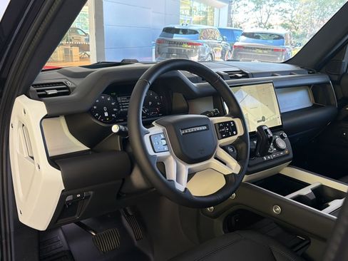 New 2026 Land Rover Defender 130 X-Dynamic SE AWD/4WD image 4