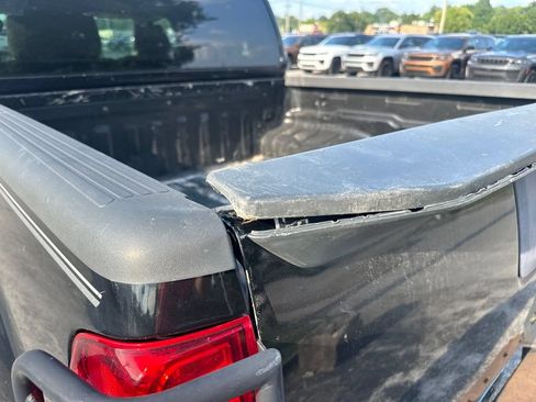 Used 2015 Nissan Frontier S RWD image 18