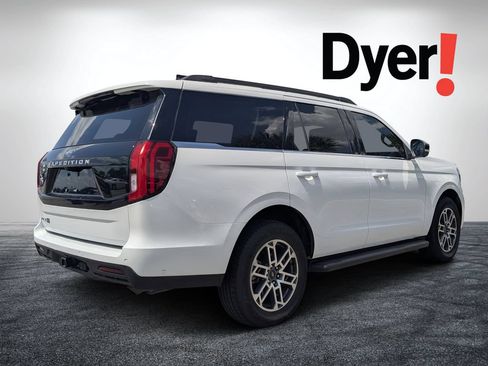 Used 2025 Ford Expedition Active AWD/4WD image 4