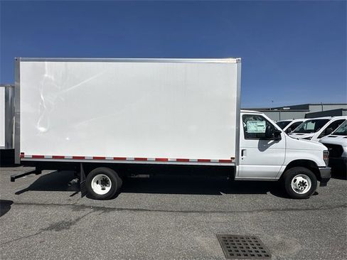New 2024 Ford E-450 and Econoline 450 Super Duty w/ Power Windows & Locks Group image 7