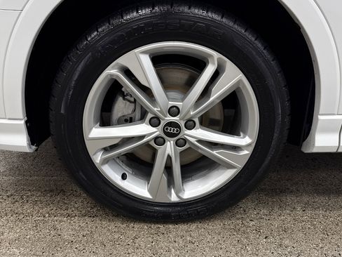 Used 2022 Audi Q3 2.0T Premium w/ Convenience Package image 2