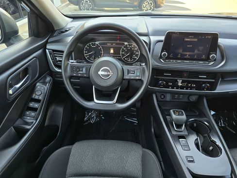 Used 2024 Nissan Rogue SV image 25