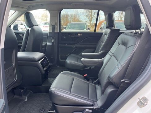 Used 2025 Lincoln Aviator AWD w/ Jet Appearance Package image 12