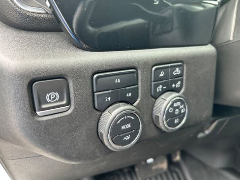 Used 2024 Chevrolet Silverado 2500 LT w/ Convenience Package AWD/4WD image 17