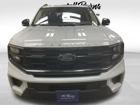 Used 2025 Ford Expedition Active image 2