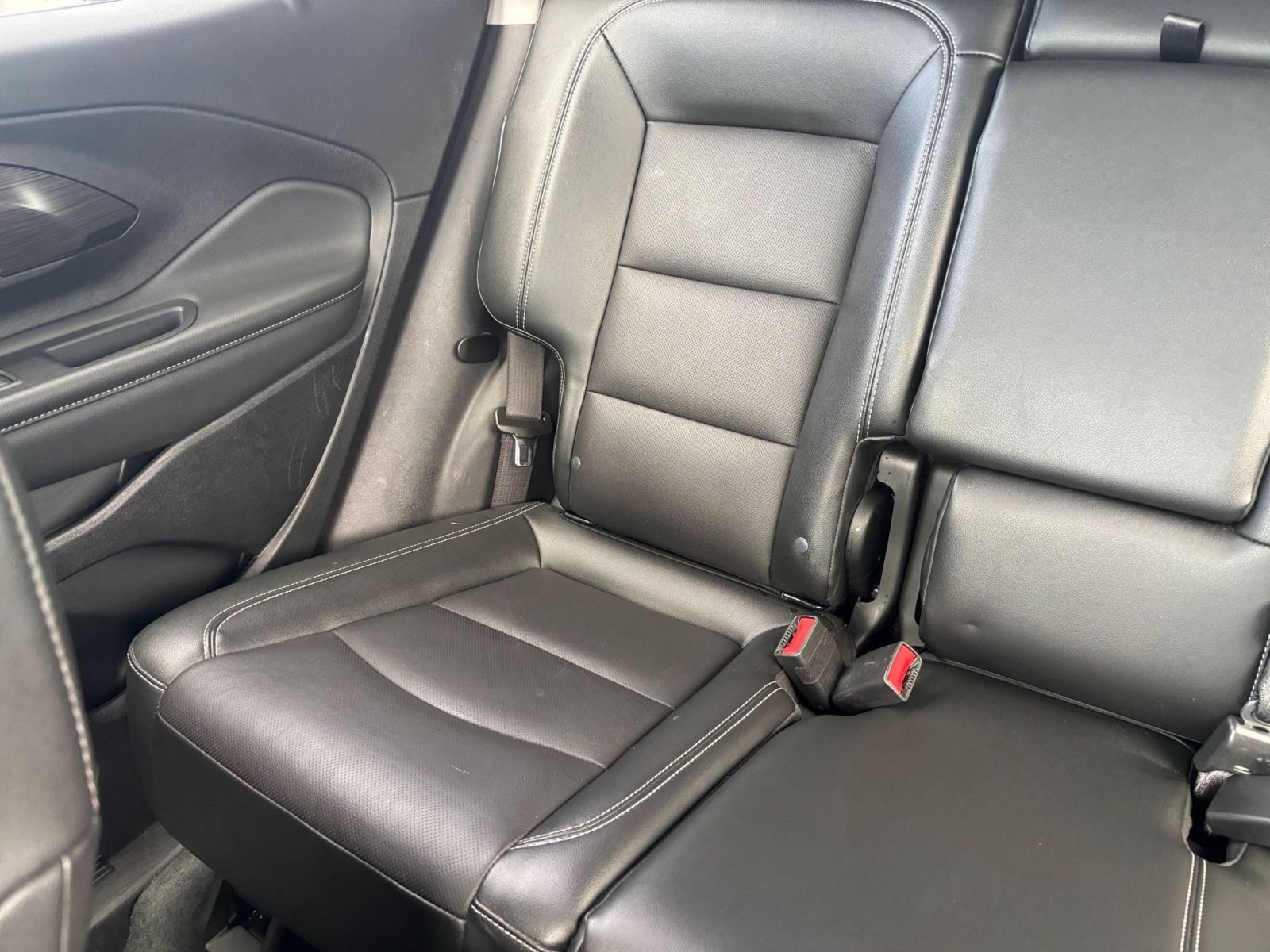 Used 2024 GMC Terrain SLT AWD/4WD image 39