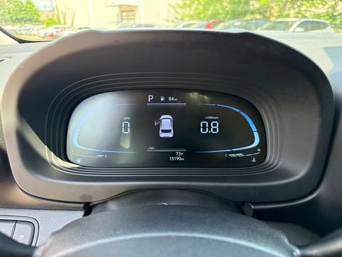 Used 2023 Hyundai Venue SEL FWD image 9
