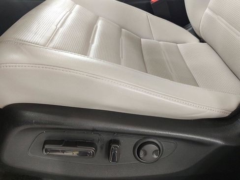 Used 2024 Honda CR-V EX-L image 3