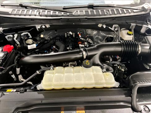 Used 2025 Ford Expedition Active image 31