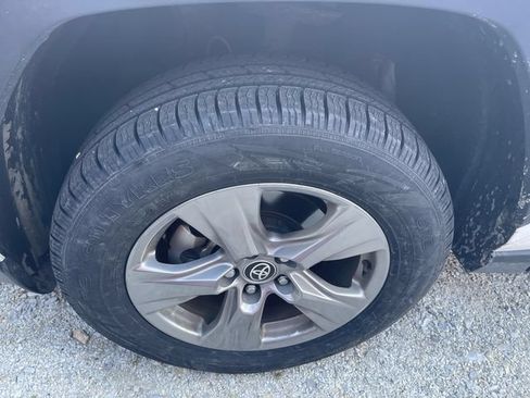 Certified 2025 Toyota RAV4 XLE AWD/4WD image 5