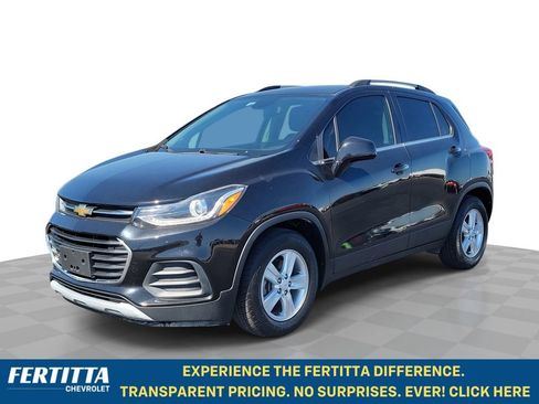 Used 2020 Chevrolet Trax LT w/ LT Convenience Package image 1