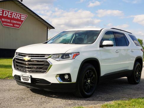 Used 2021 Chevrolet Traverse LT AWD/4WD image 2