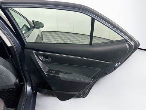 Used 2018 Toyota Corolla LE FWD image 27