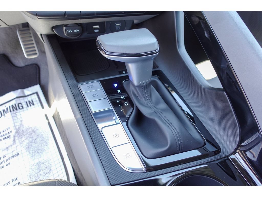 Used 2026 Hyundai Elantra SEL FWD image 21