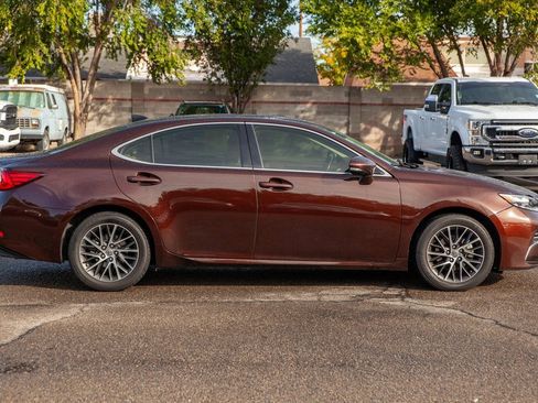 Used 2017 Lexus ES 350 image 4