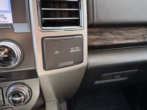 Used 2018 Ford F150 Lariat w/ Equipment Group 502A Luxury image 22