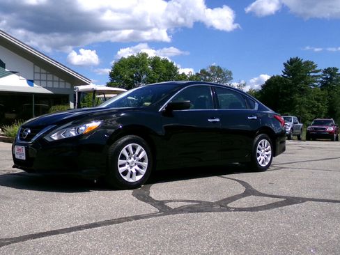 Used 2017 Nissan Altima 2.5 S image 2