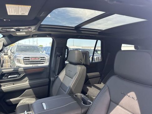 New 2026 GMC Yukon Denali w/ Denali Reserve Package AWD/4WD image 22