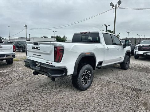 New 2026 GMC Sierra 2500 AT4X w/ LPO, Black Badging Package AWD/4WD image 11