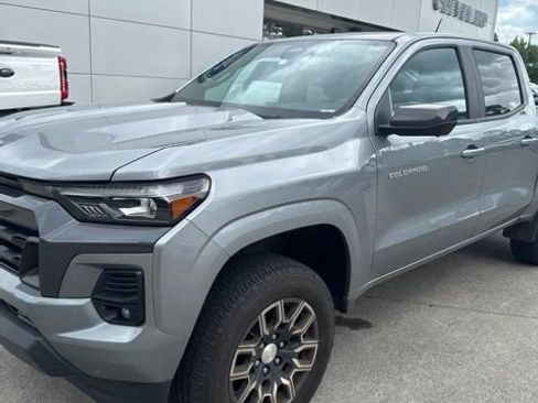 Used 2024 Chevrolet Colorado LT w/ LT Convenience Package III RWD image 7