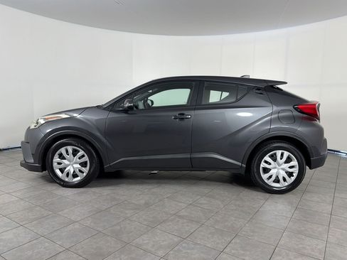 Used 2019 Toyota C-HR LE FWD image 2