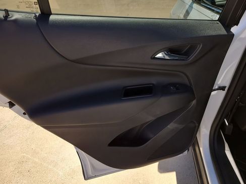 Used 2022 Chevrolet Equinox LT image 12