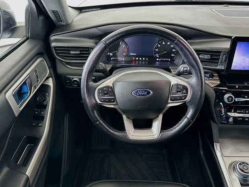 Used 2022 Ford Explorer Limited image 18