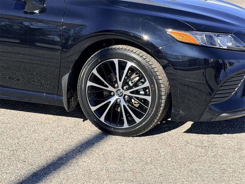 Certified 2019 Toyota Camry SE image 25