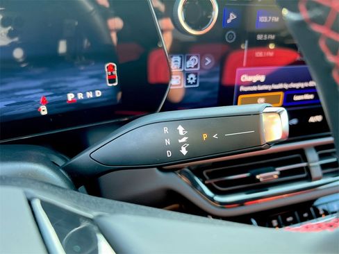 Used 2025 Chevrolet Equinox EV RS image 14