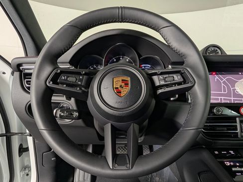 New 2026 Porsche Macan image 36