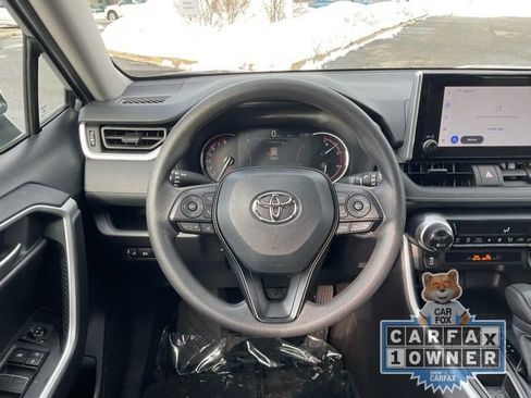Used 2025 Toyota RAV4 XLE image 16