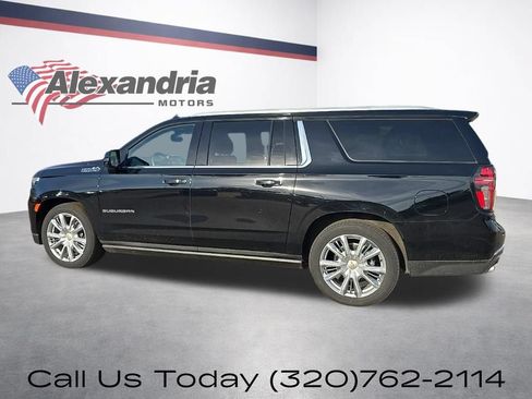 Used 2024 Chevrolet Suburban High Country AWD/4WD image 9