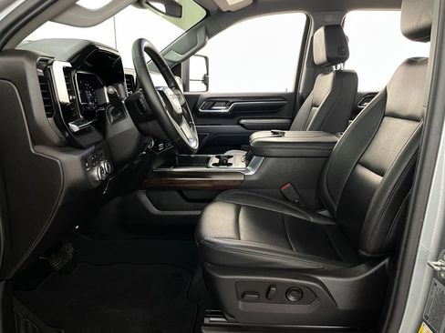 Certified 2024 GMC Sierra 2500 SLT w/ SLT Premium Package AWD/4WD image 8