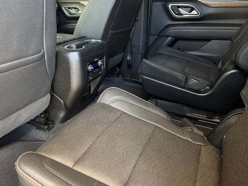 Used 2023 Chevrolet Tahoe High Country AWD/4WD image 13