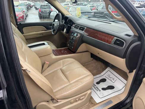 Used 2007 Chevrolet Avalanche LTZ w/ LTZ Preferred Equipment Group image 11