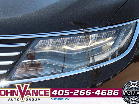 Used 2016 Lincoln MKX Reserve w/ Luxury Package AWD/4WD image 4