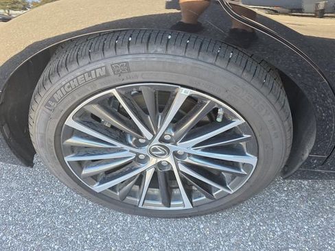 Used 2024 Lexus ES 350 350 w/ Premium Package image 15