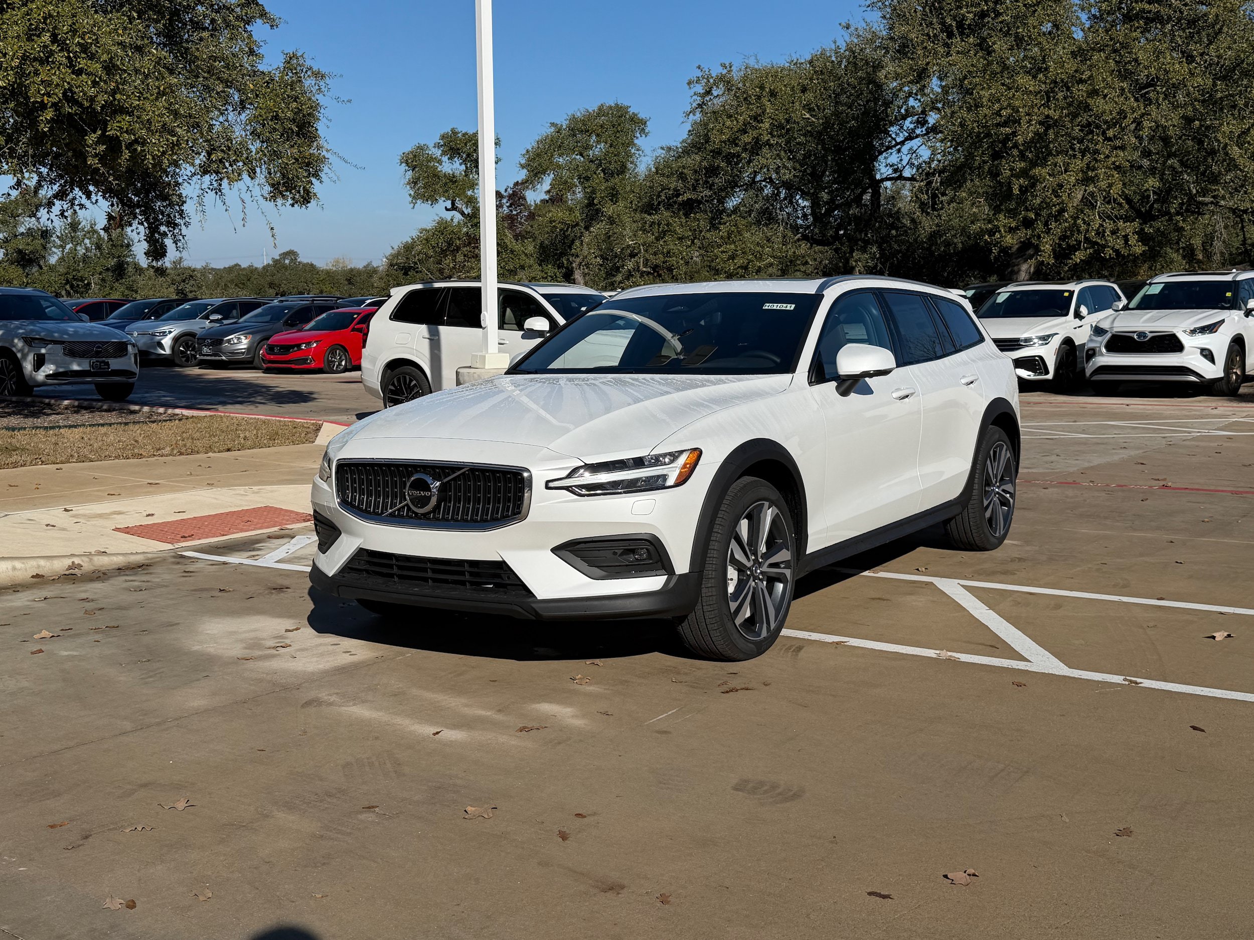 New 2026 Volvo V60 B5 Cross Country Plus w/ Protection Package Premier AWD/4WD image 2