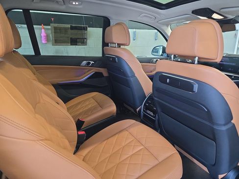 Used 2023 BMW X7 xDrive40i w/ Executive Package AWD/4WD image 13