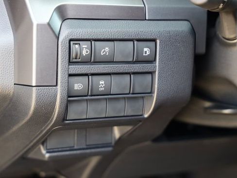 New 2026 Toyota 4Runner SR5 AWD/4WD image 17