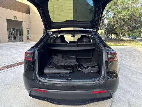 Used 2023 Tesla Model Y Long Range AWD/4WD image 4
